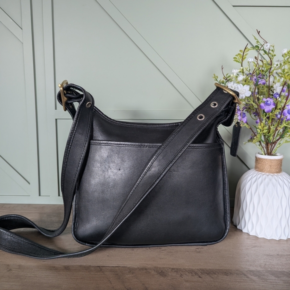 Coach Handbags - vintage Coach Legacy Zip, officially known as style #9966